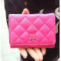 Փոքրիկ կանացի դրամապանակ է Chanel-ի ոճով 
